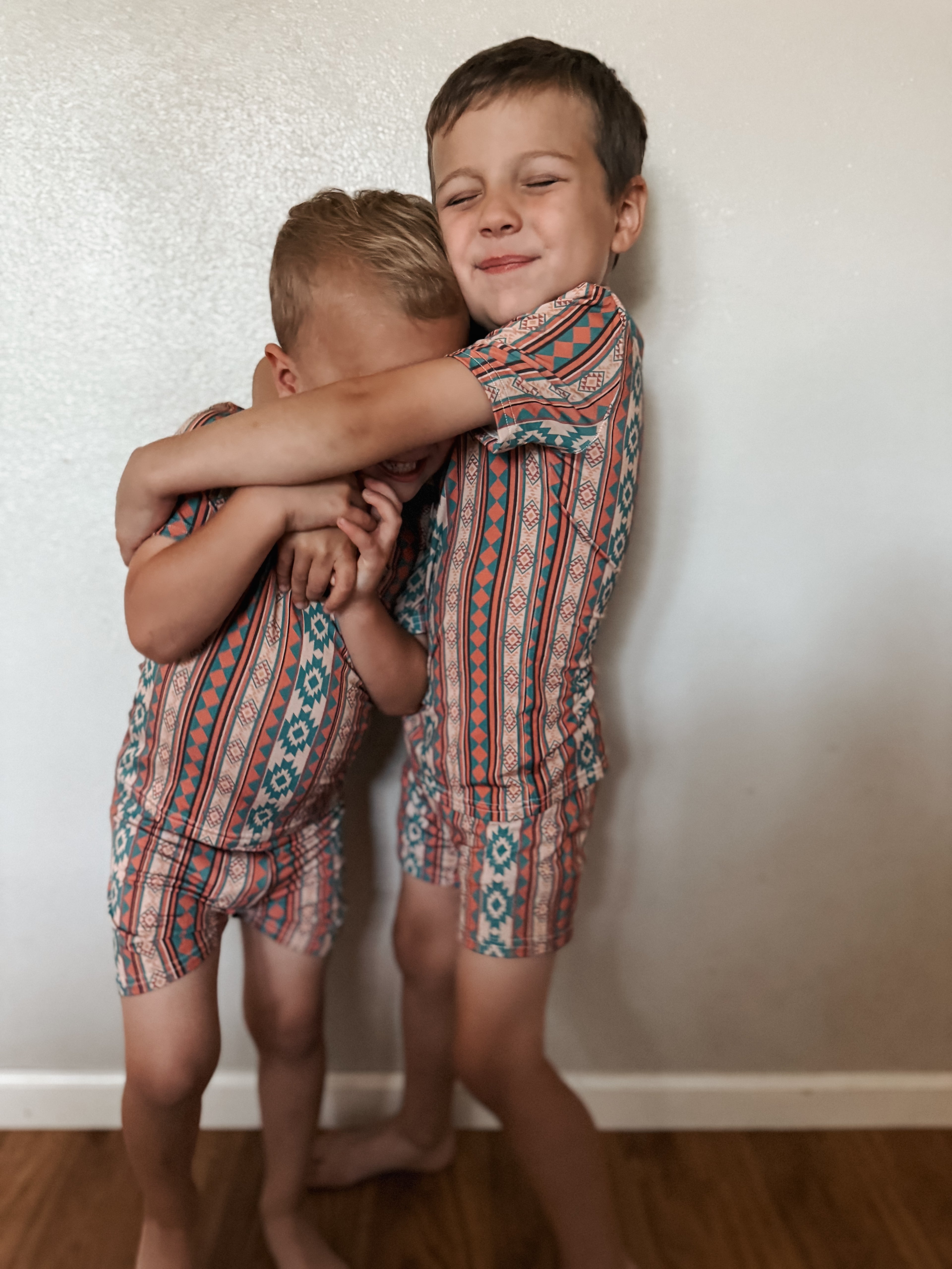 EXCLUSIVE WESTERN DREAM AZTEC BAMBOO TWO PIECE SHORT SET