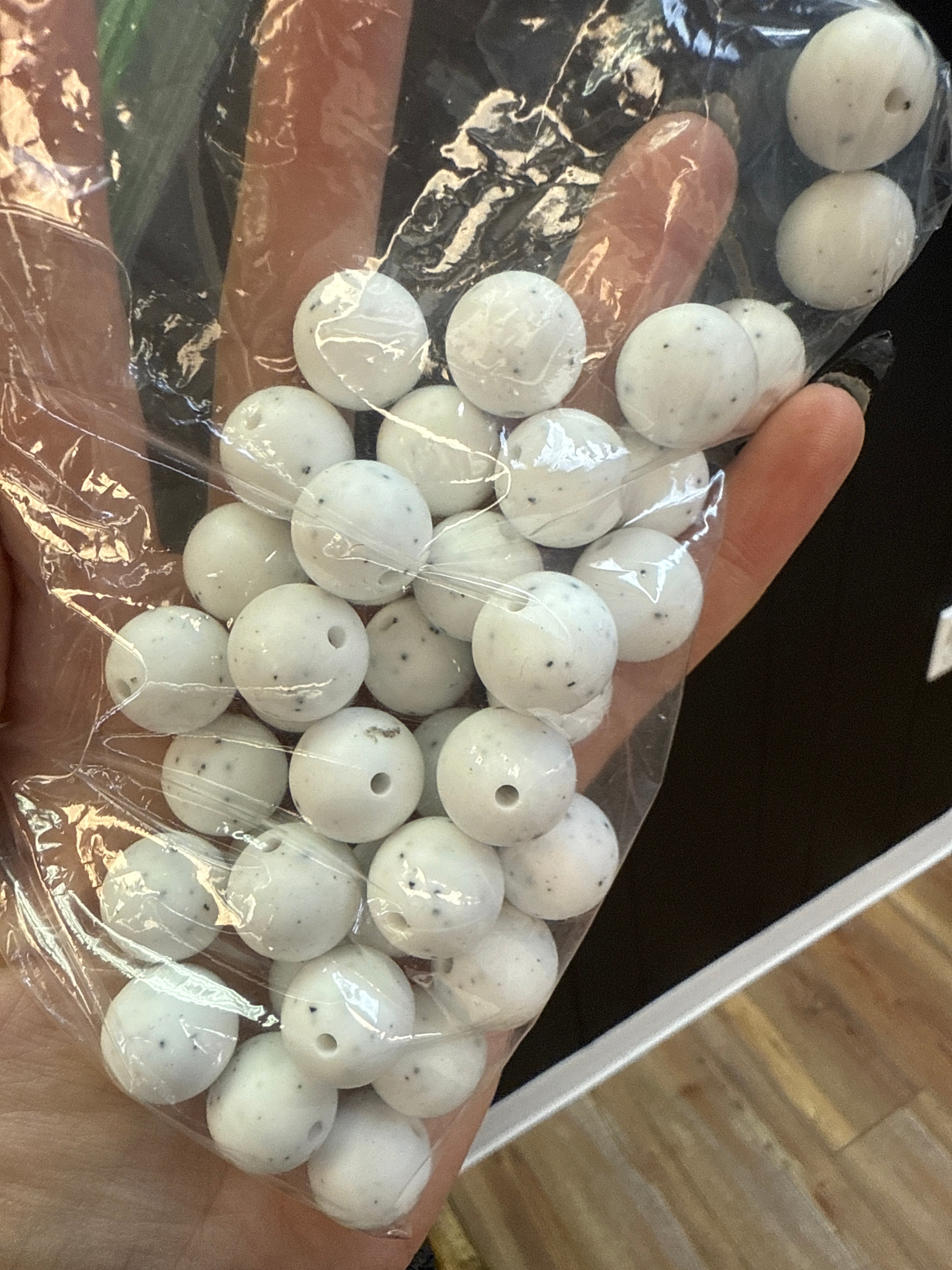 PACK OF 39 15MM WHITE SPECKLE