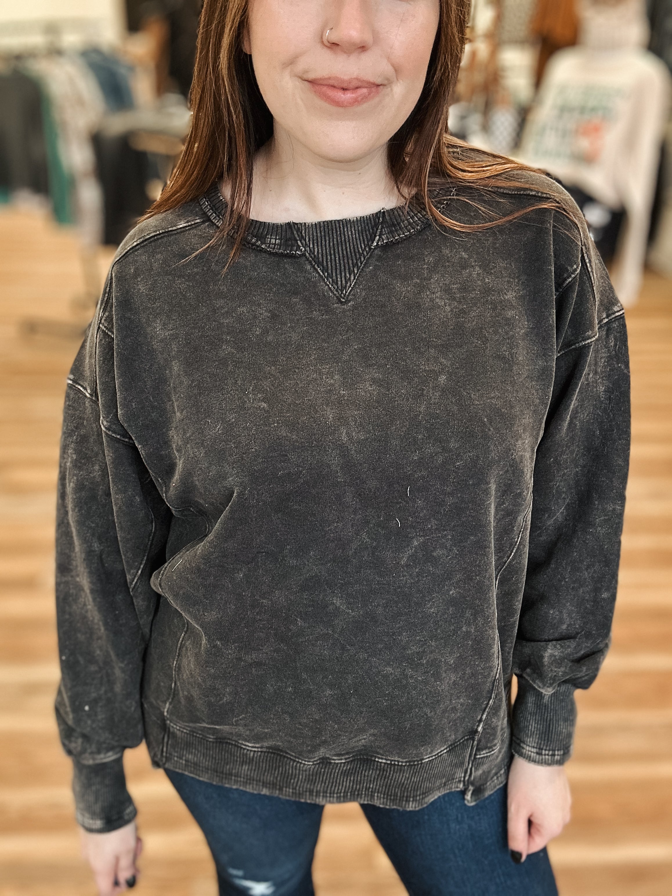 DISTRESSED ACID WASH PULLOVER - ASH BLACK