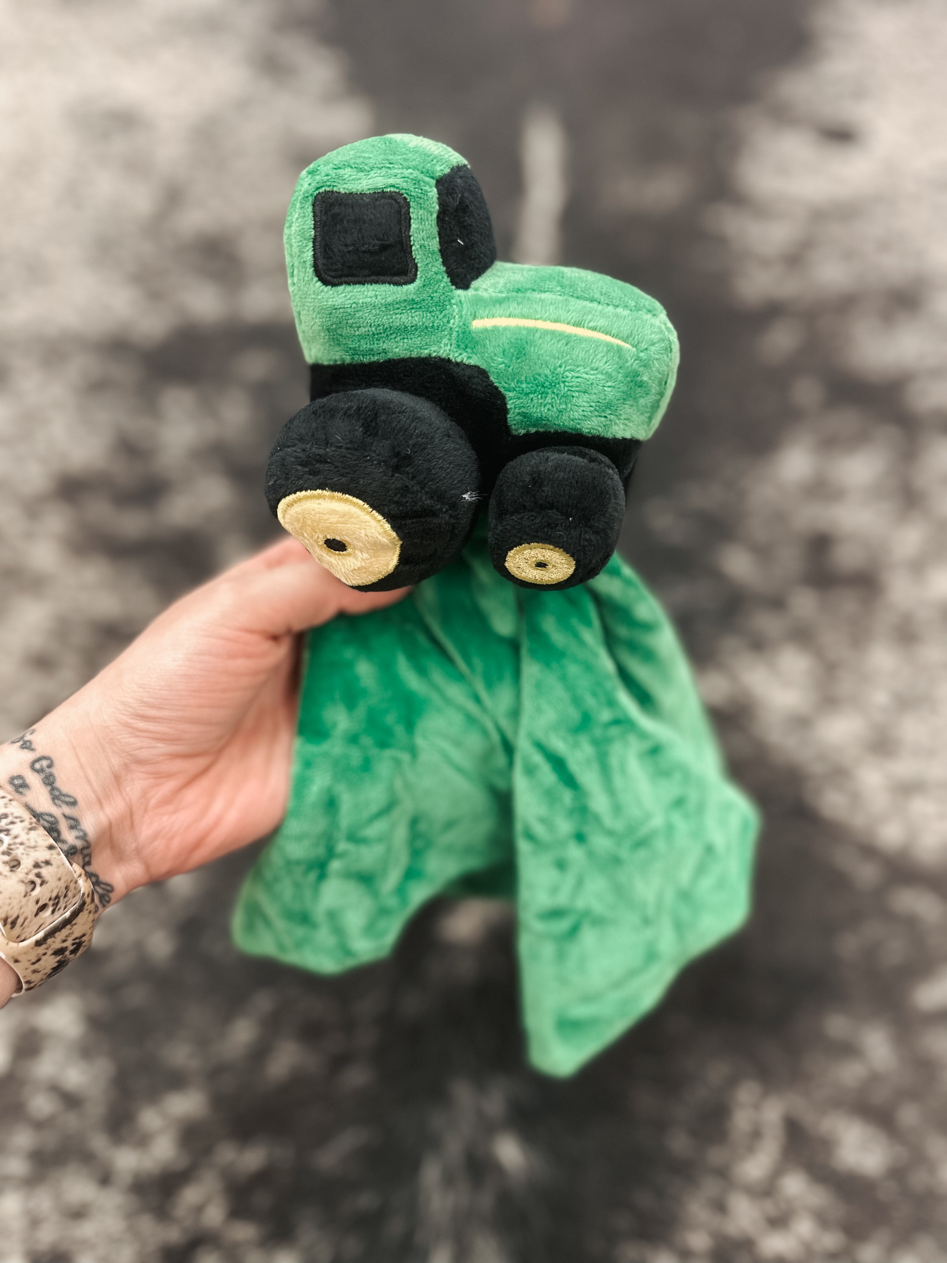 GREEN TRACTOR LOVEY