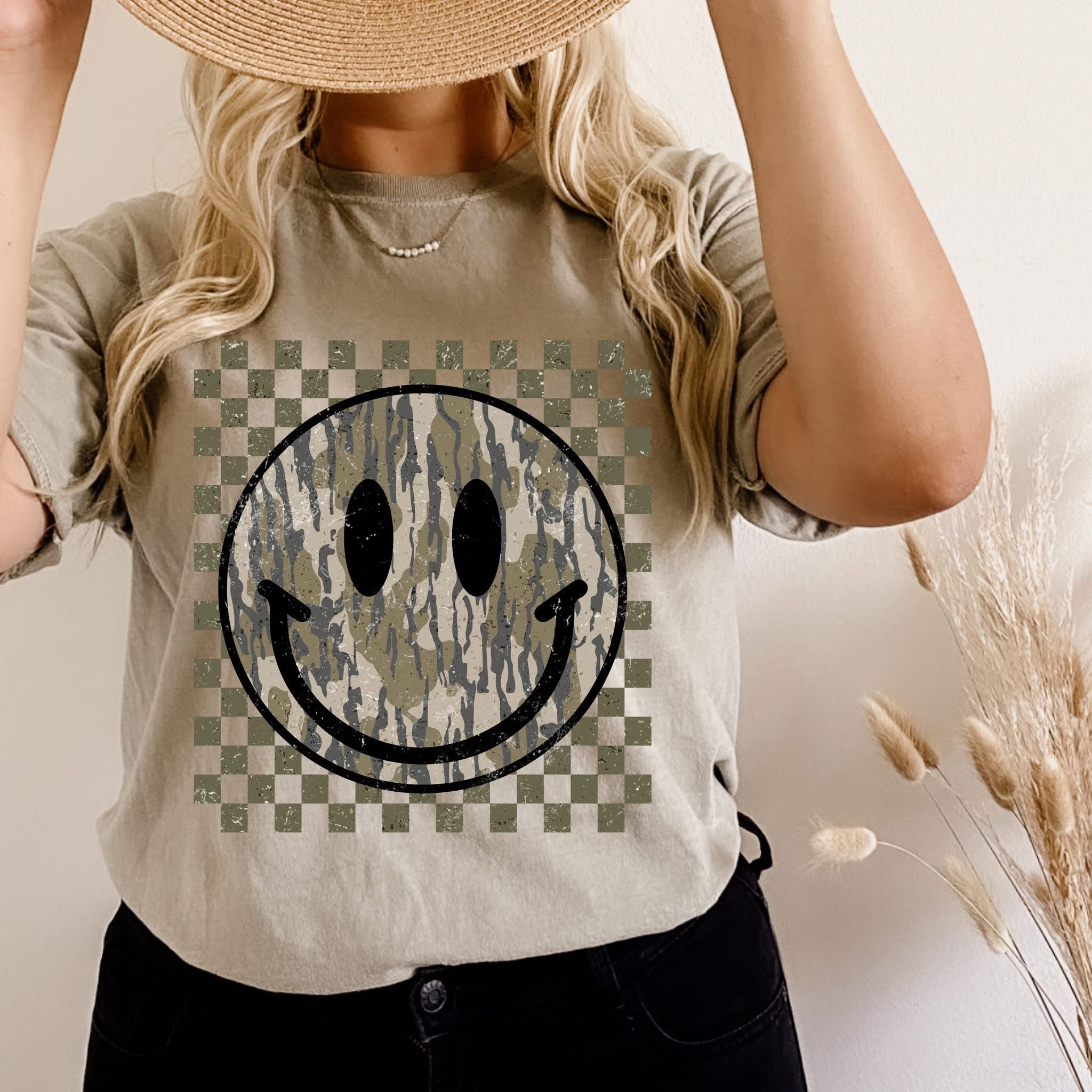 DUCK CAMO SMILEY GRAPHIC SHIRT OR SWEATSHIRT