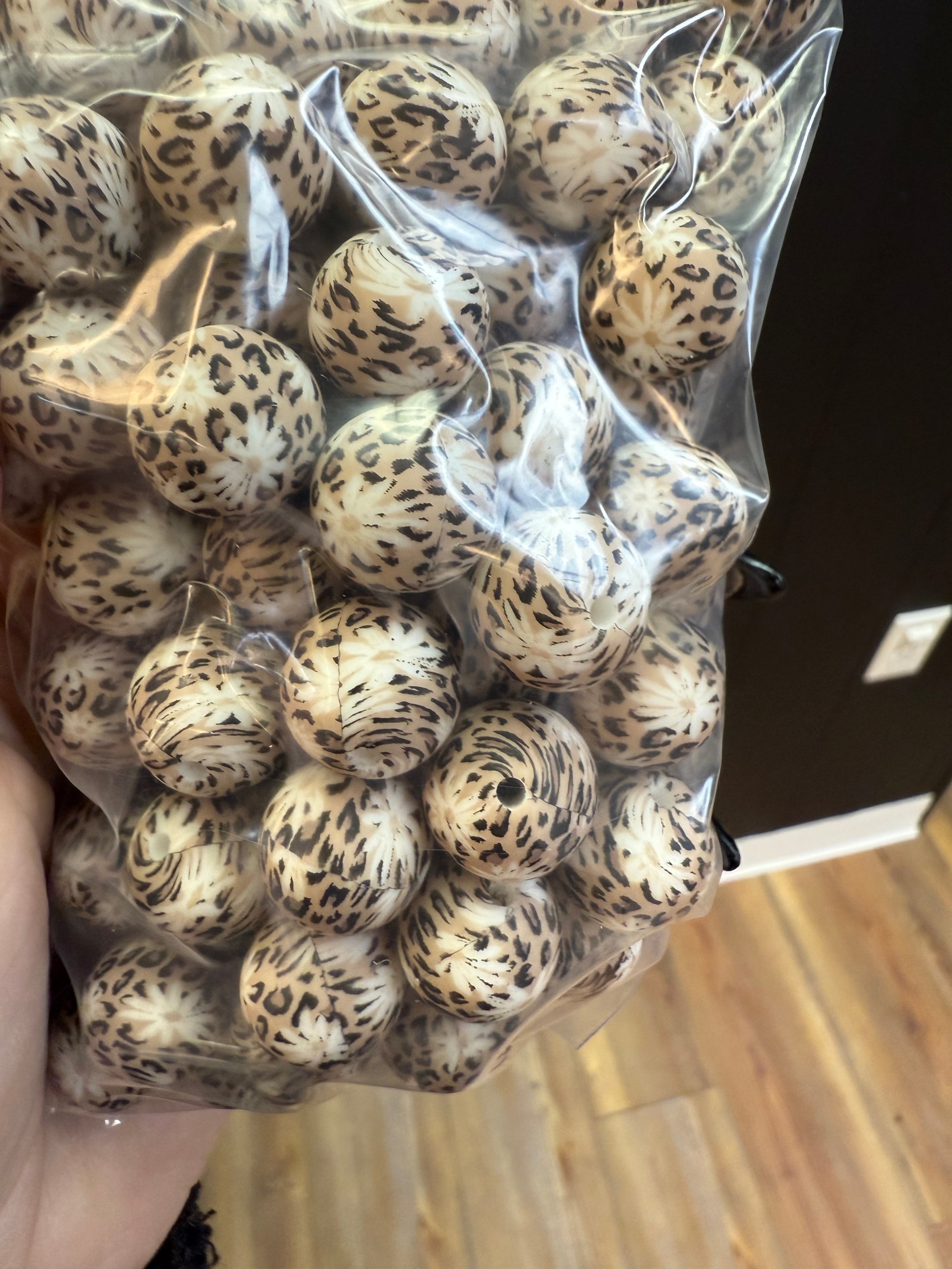 PACKS OF LEOPARD FLOWER