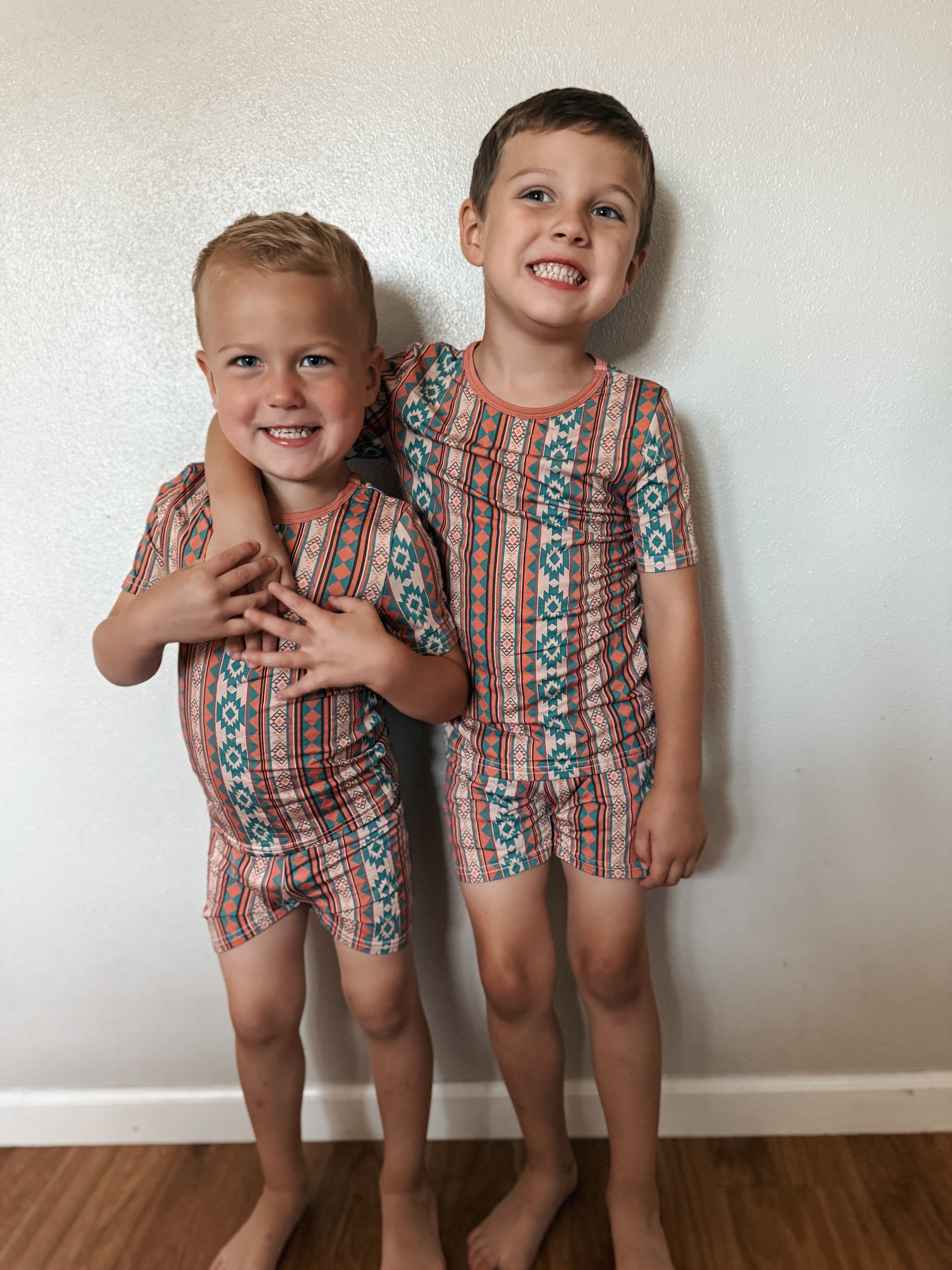 EXCLUSIVE WESTERN DREAM AZTEC BAMBOO TWO PIECE SHORT SET