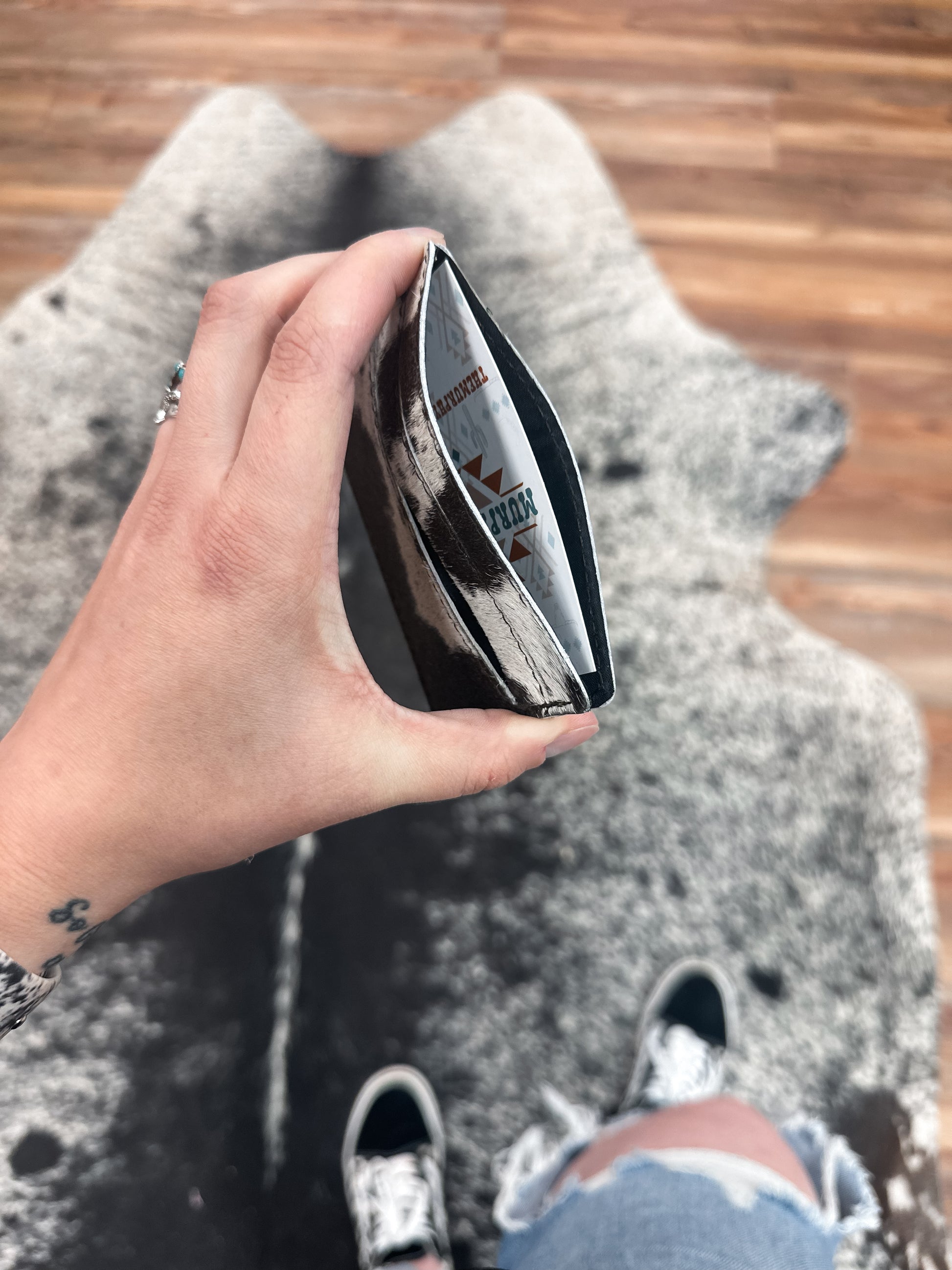 COWHIDE CREDIT CARD WALLET- SPECKLED