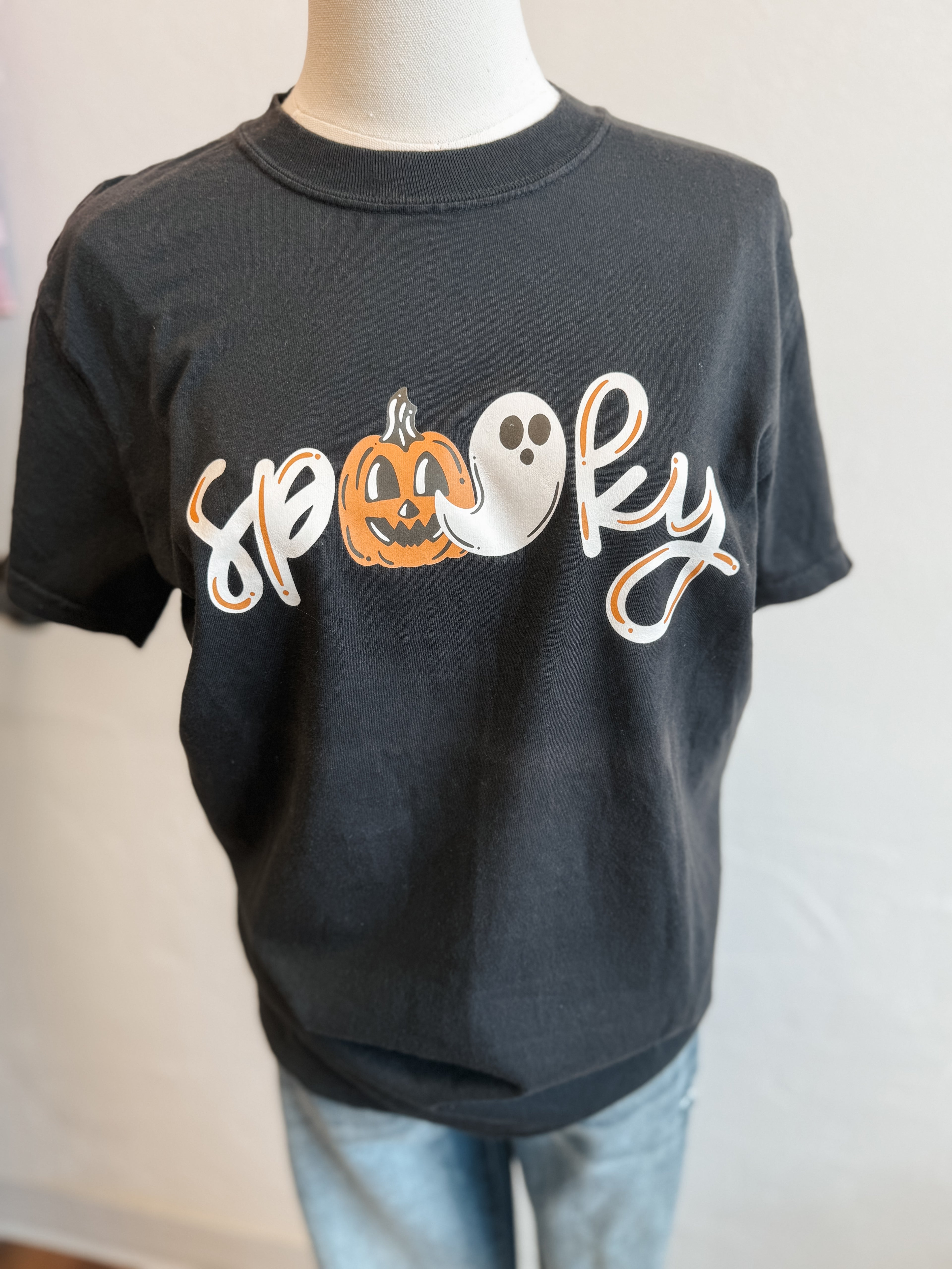 SPOOKY GRAPHIC TEE