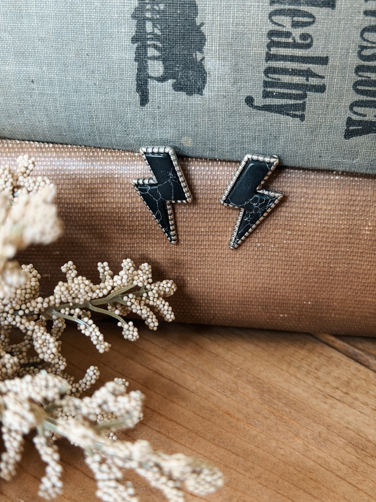 LIGHTENING BOLT EARRINGS - BLACK