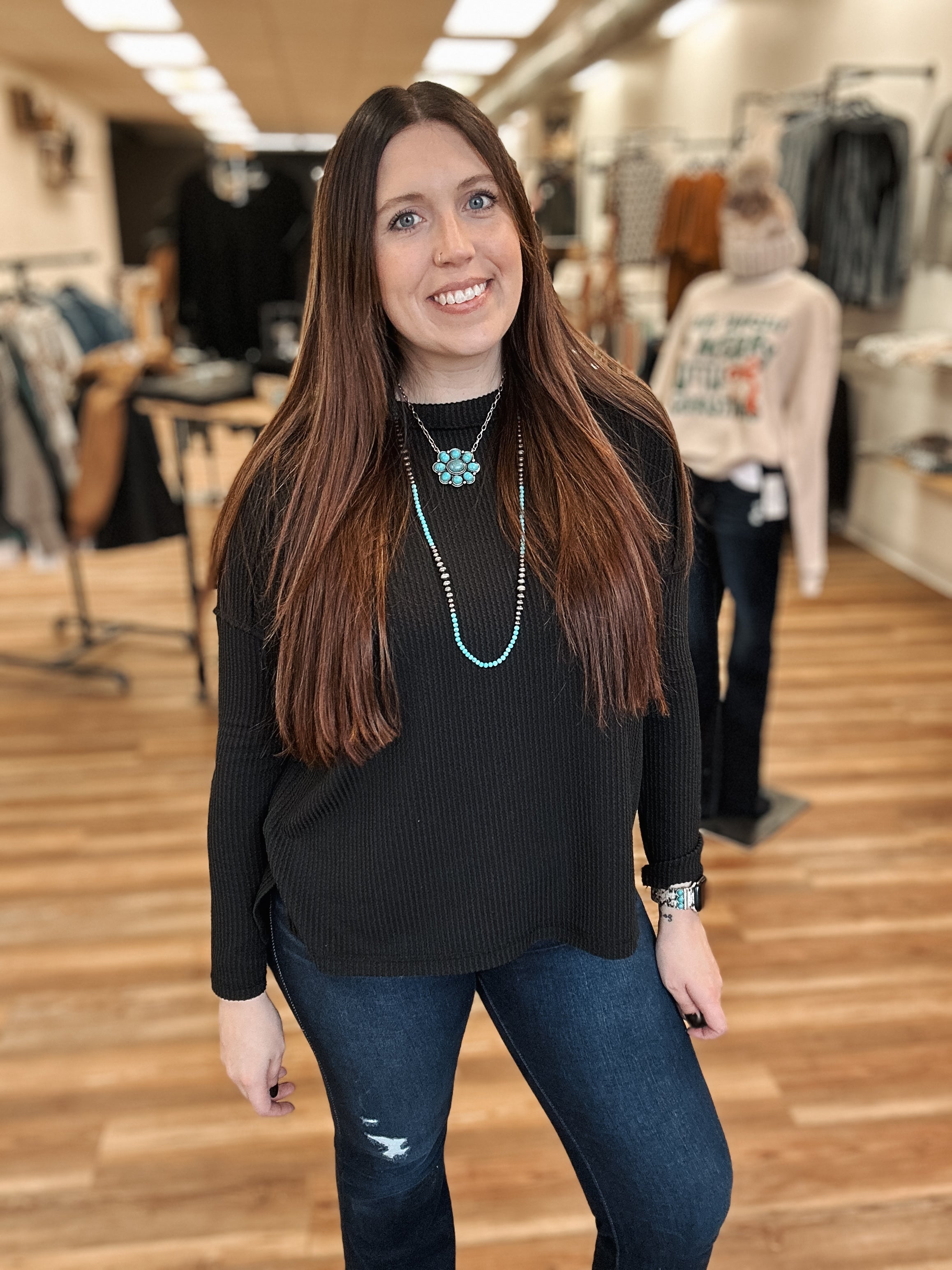 THE LASSO TOP - BLACK