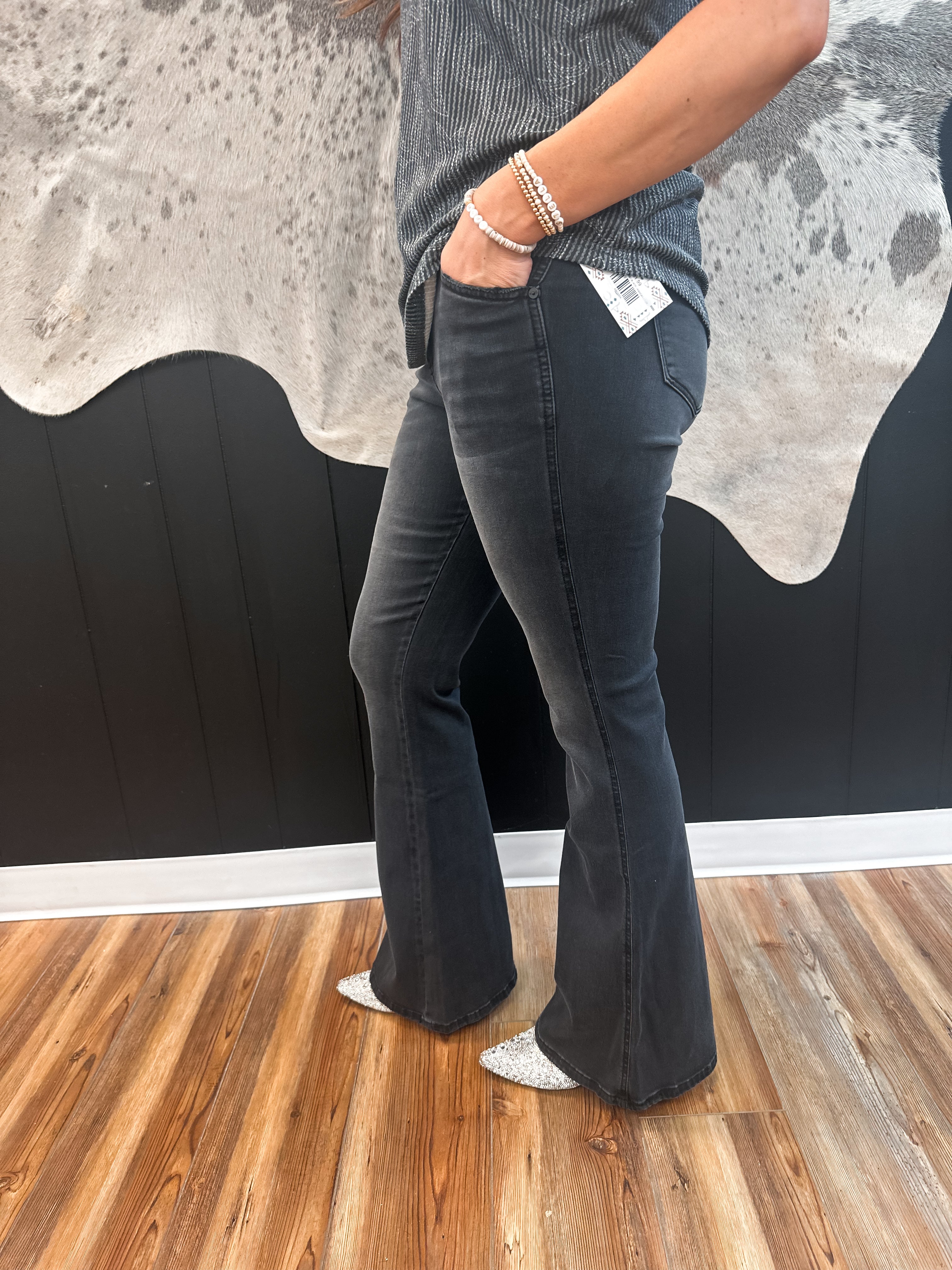 HIGH RISE FLARE - BLACK - KANCAN