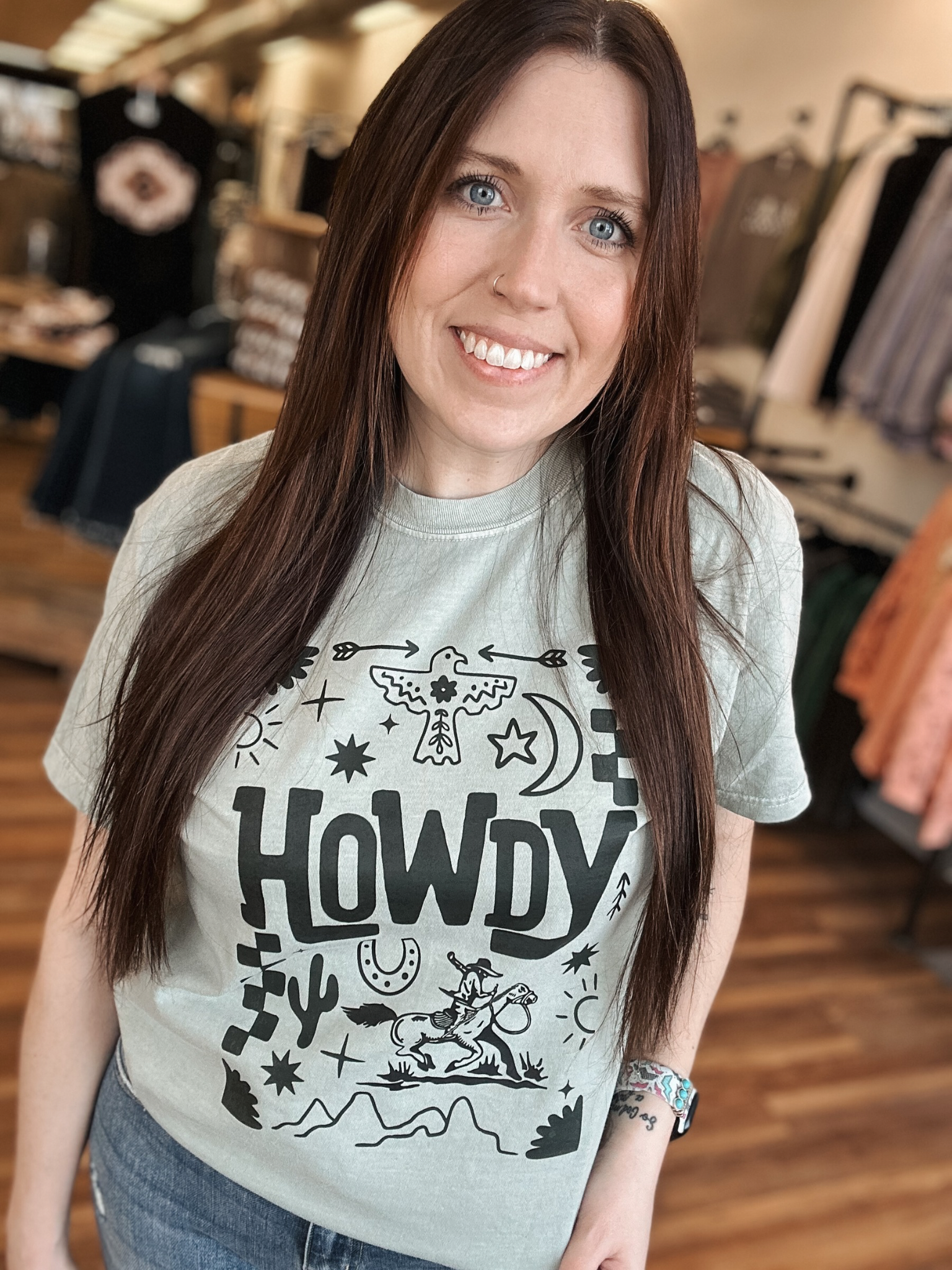 HOWDY COLLAGE GRAPHIC SHIRT OR SWEATSHIRT