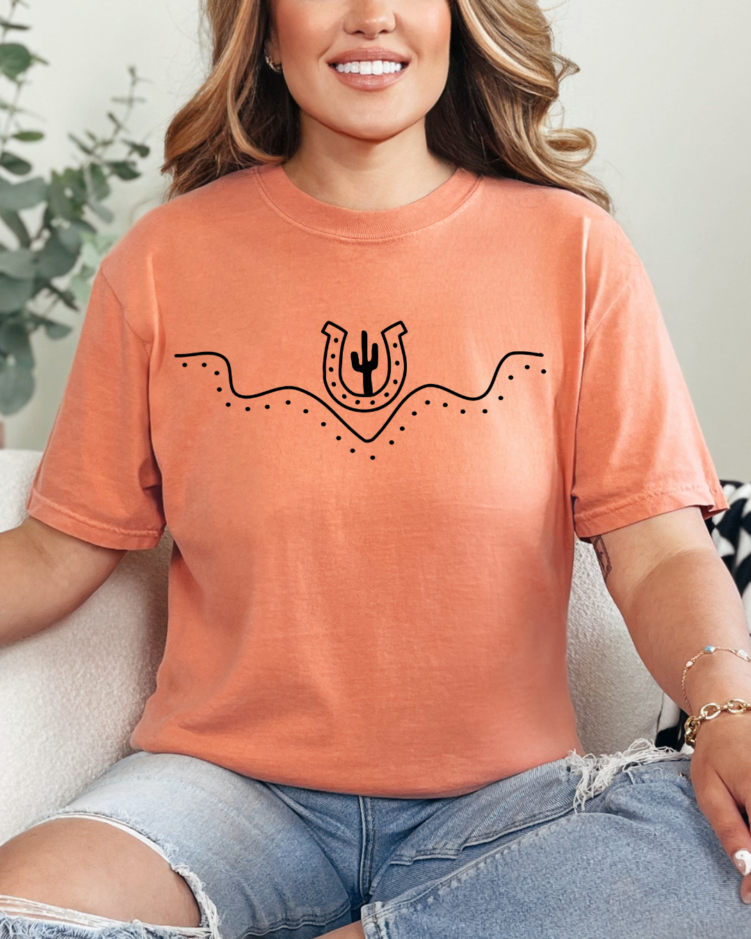 SEDONA HORSESHOE SHIRT OR SWEATSHIRT