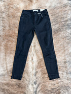 MID-RISE DISTRESSED ANKLE SKINNY - BLACK - KANCAN