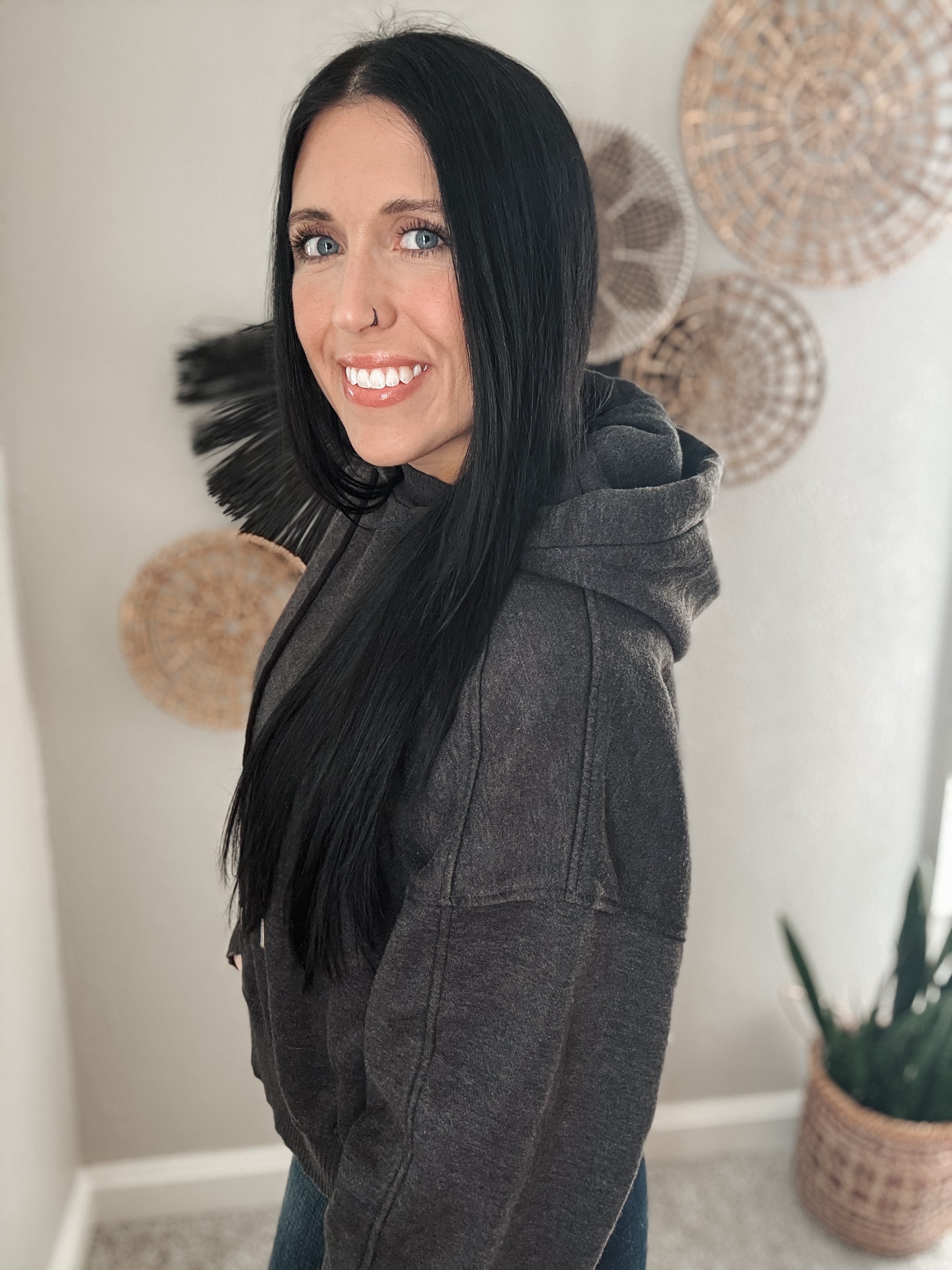 ACID WASH CROPPED HOODIE - BLACK