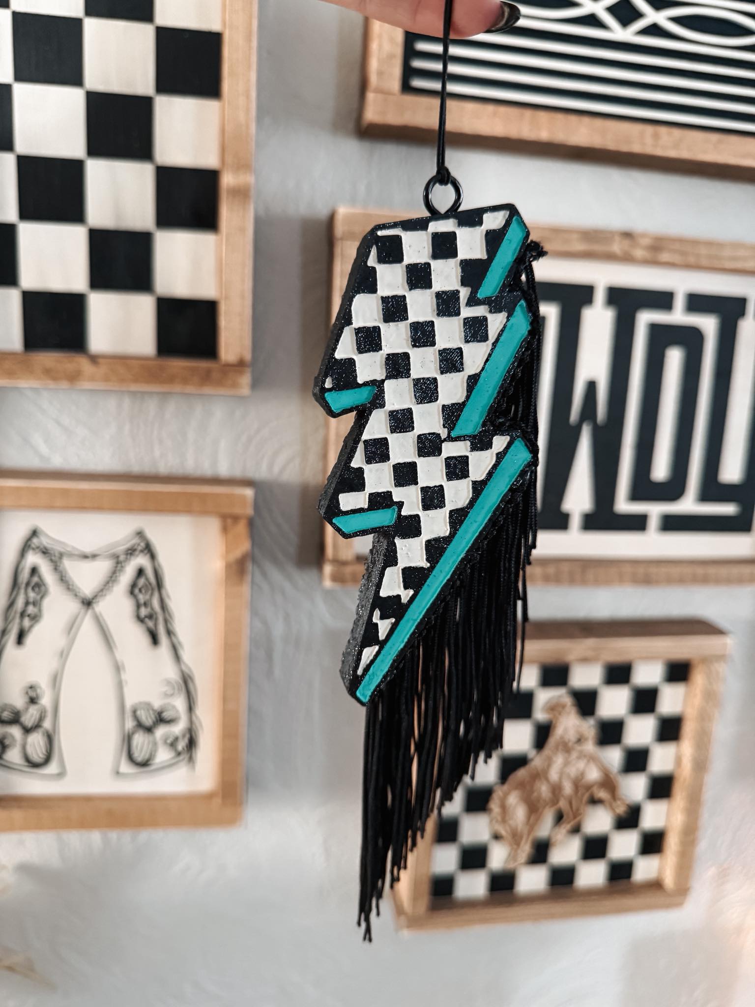 LIGHTING BOLT FRESHIE