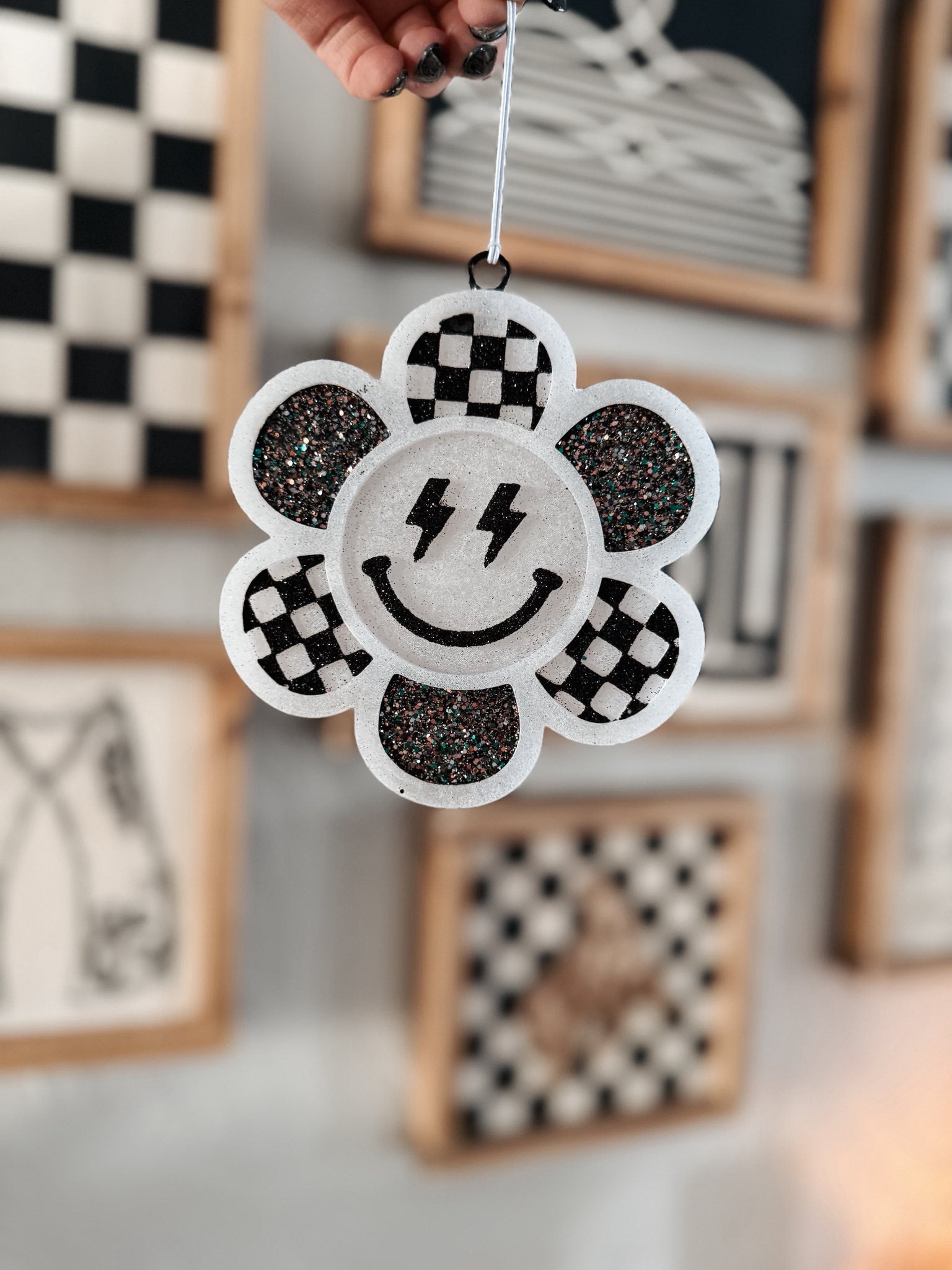 CHECKER SMILEY FRESHIE