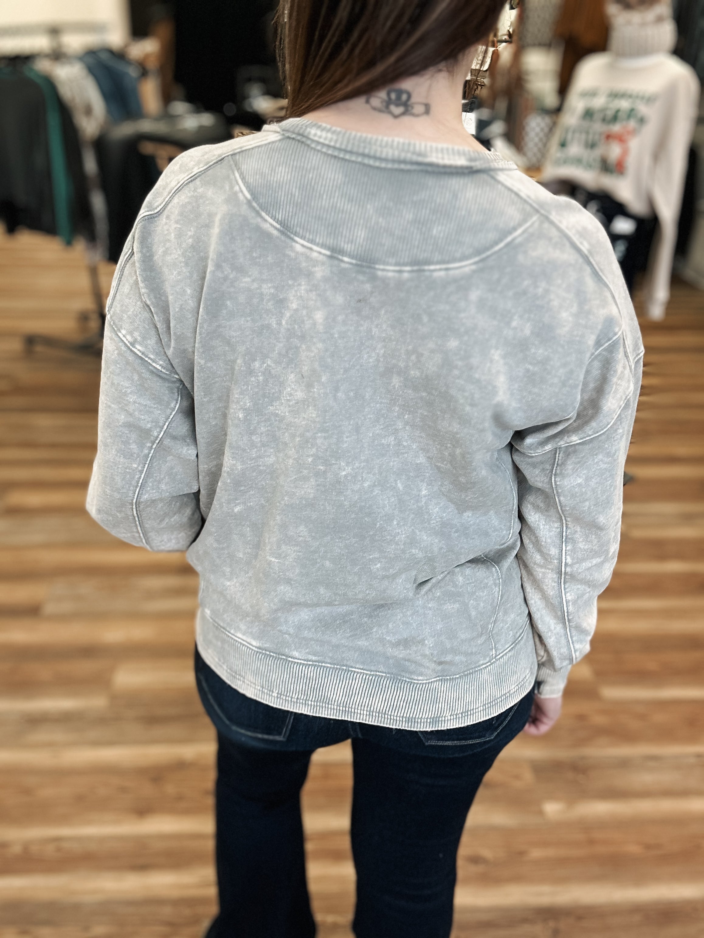 DISTRESSED ACID WASH PULLOVER - SLEET