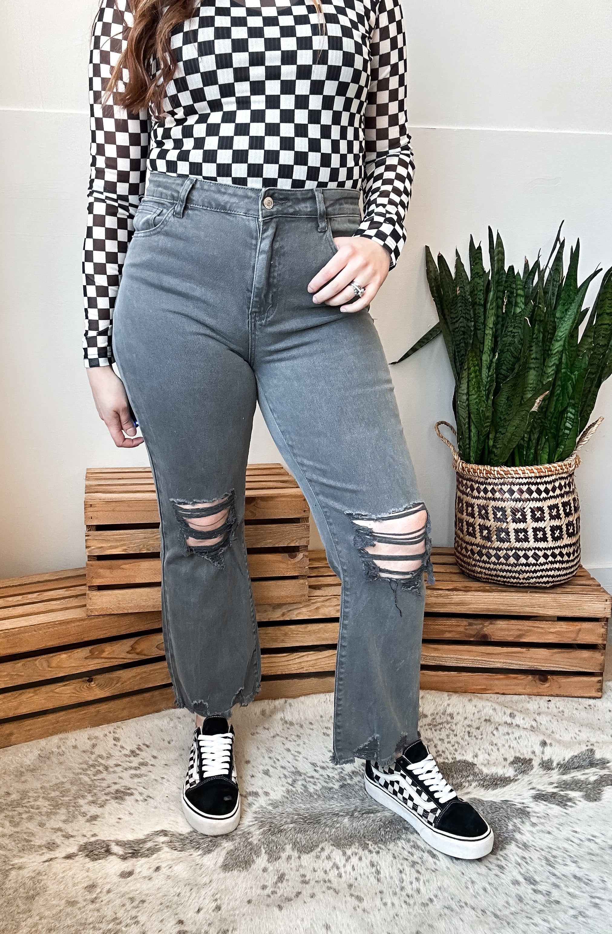 HIGH WAISTED DISTRESSED STRAIGHT LEG JEAN - ASH BLACK