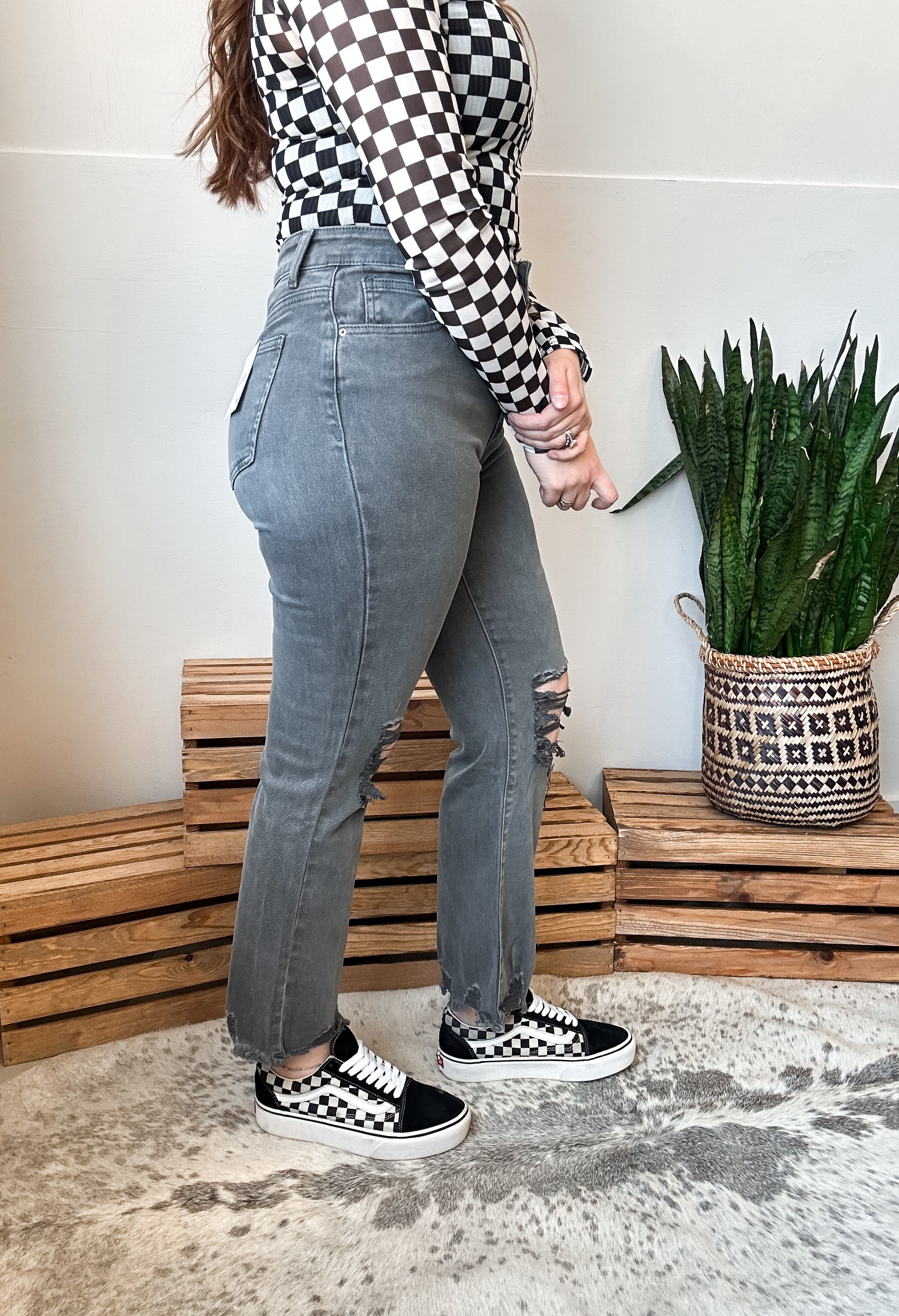 HIGH WAISTED DISTRESSED STRAIGHT LEG JEAN - ASH BLACK