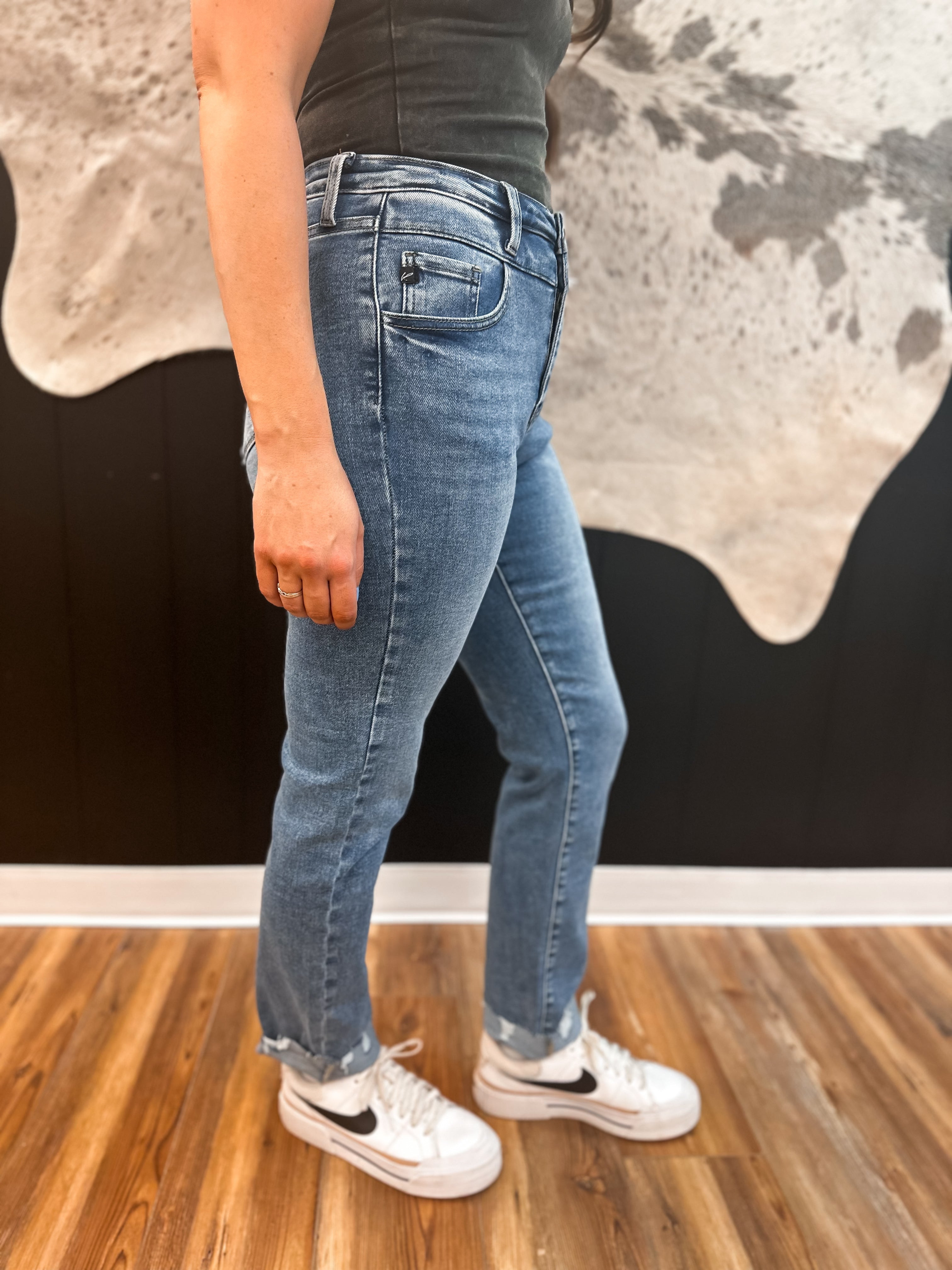 HIGH RISE SLIM STRAIGHT - KANCAN