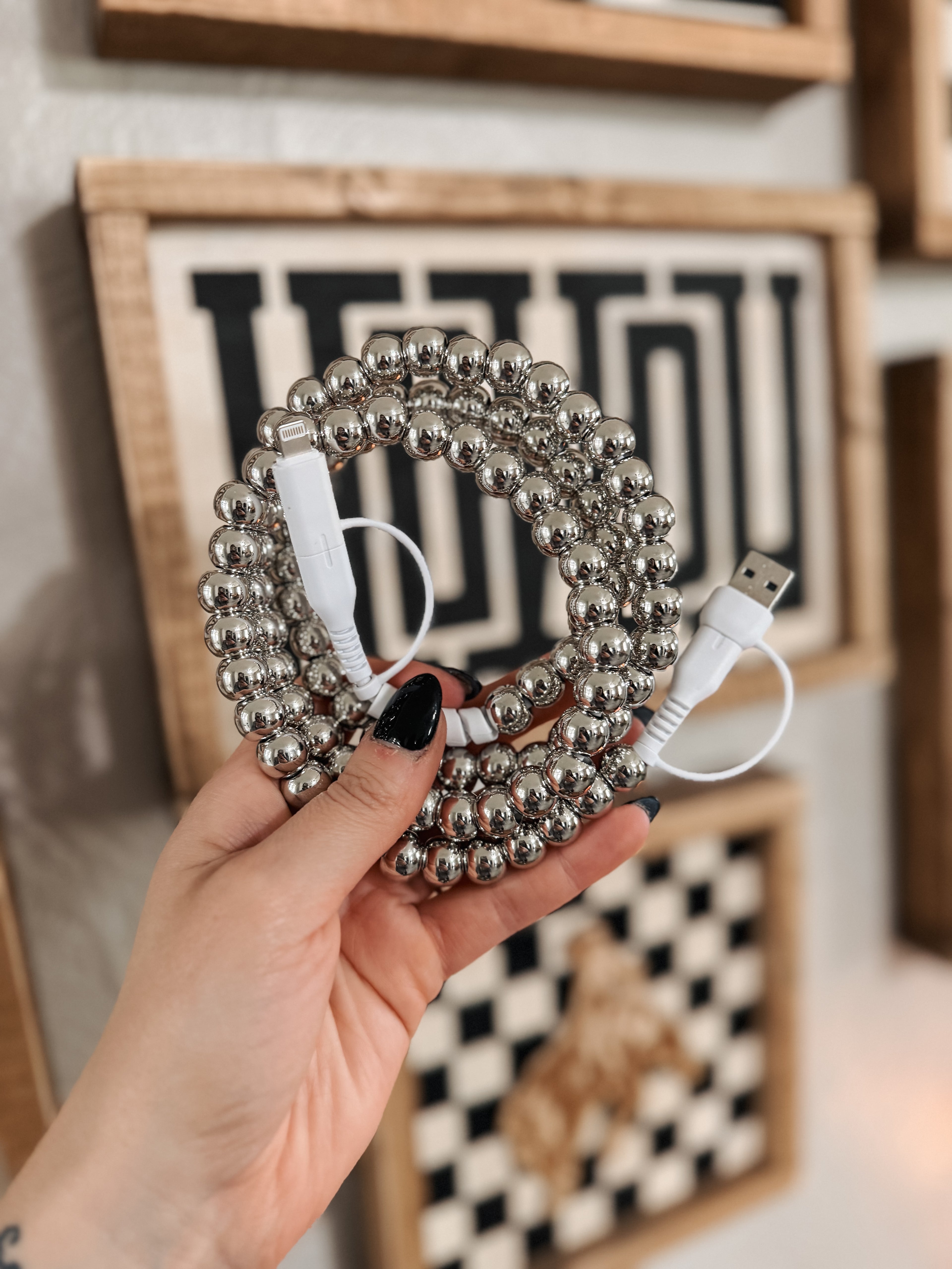 SILVER PEARL CHARGING CORD