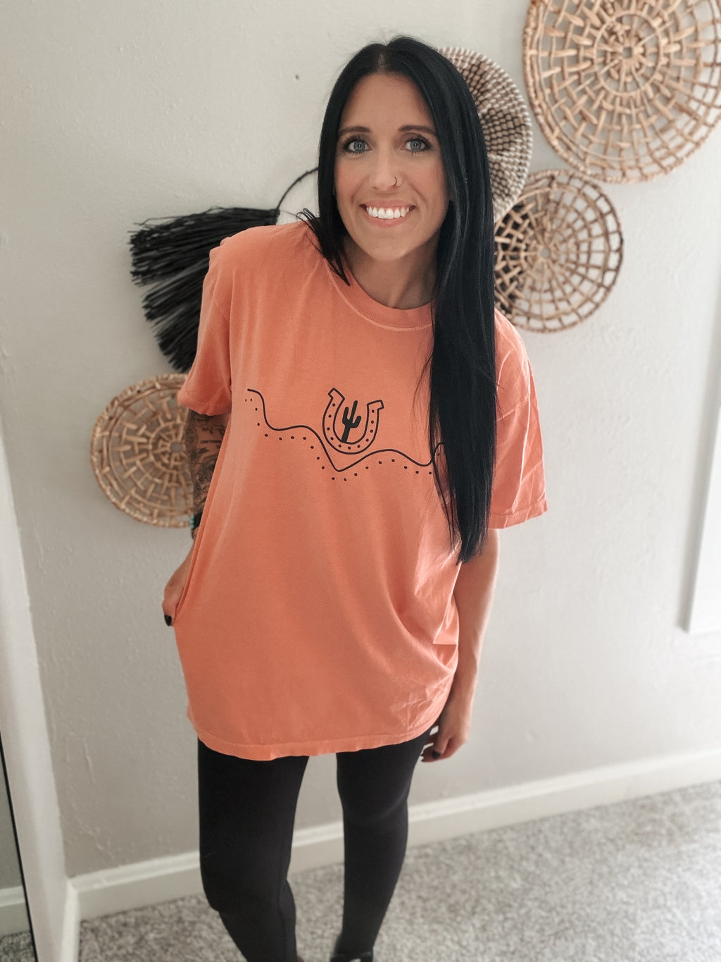SEDONA HORSESHOE TEE