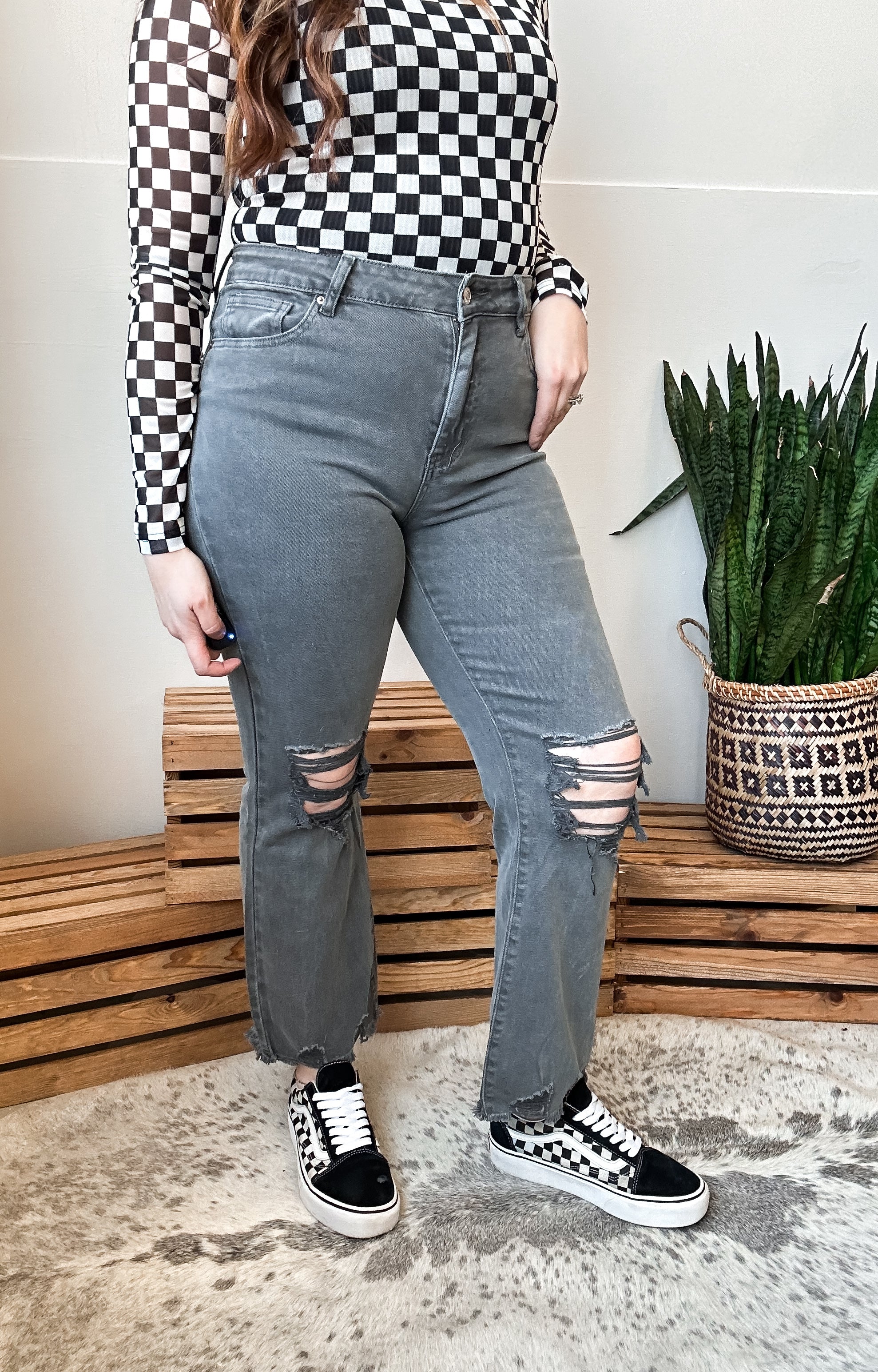 HIGH WAISTED DISTRESSED STRAIGHT LEG JEAN - ASH BLACK