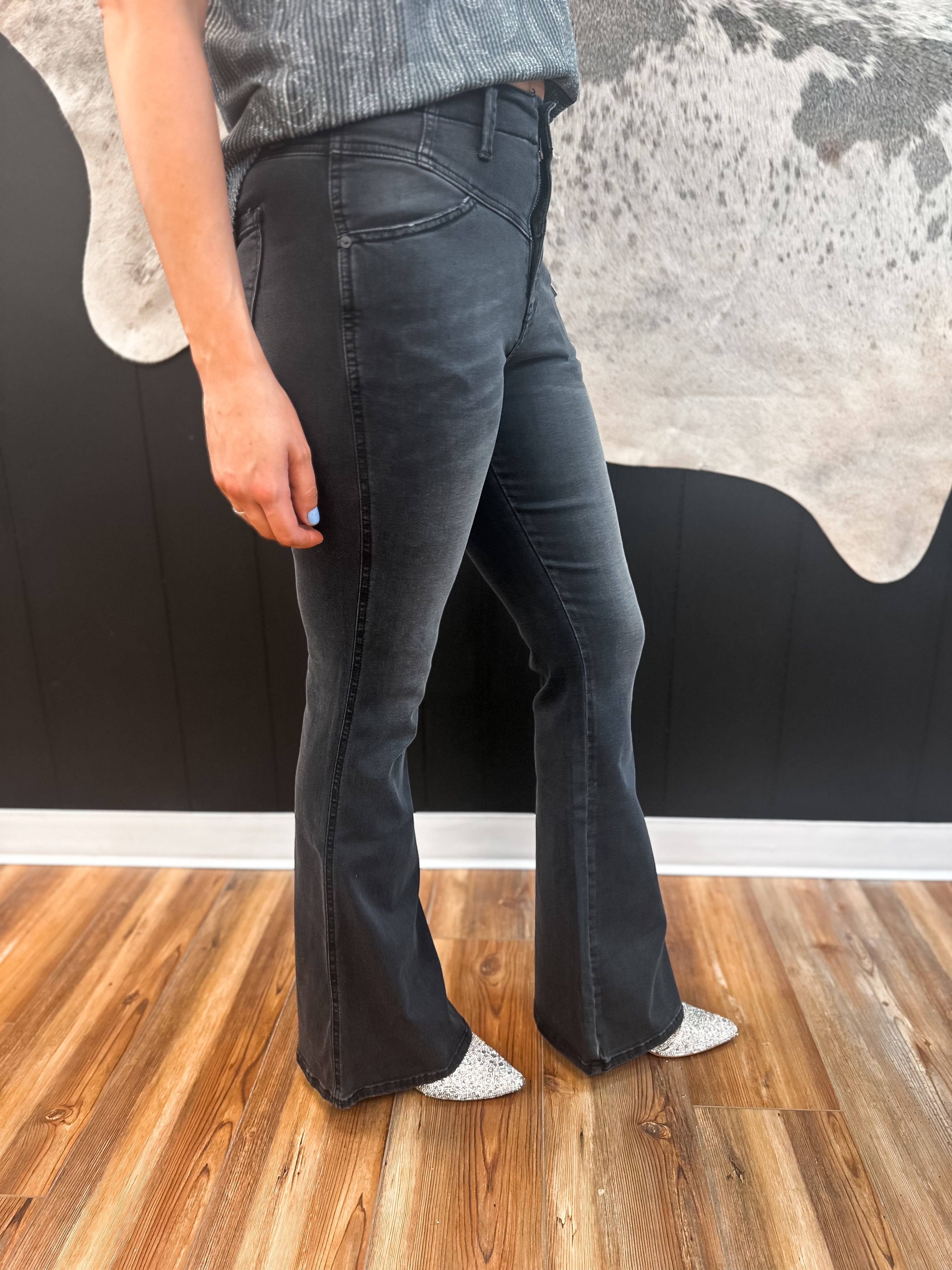 HIGH RISE FLARE - BLACK - KANCAN