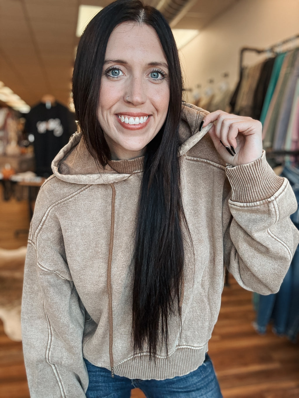 MINERAL WASH CROP HOODIE - CAMEL